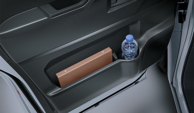 
								Toyota Hiace Van Cargo – 2025 full									